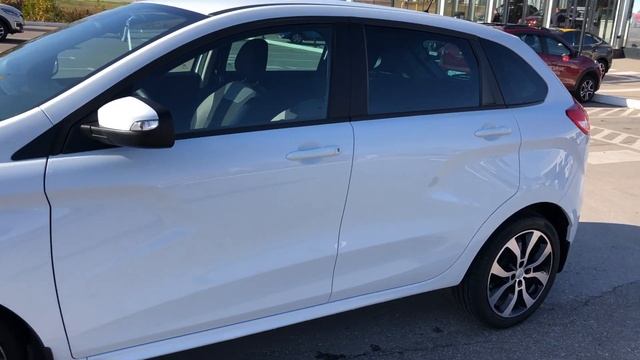 Купить Lada XRAY (Лада Иксрей) 2017г. с пробегом бу в Саратове Автосалон Элвис Trade in центр смотреть онлайн