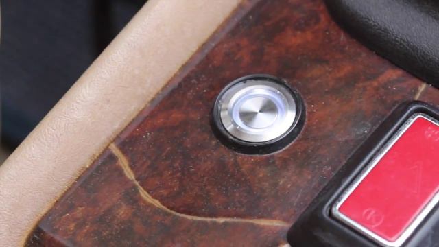 1979 Mercedes Benz SLC 450 смотреть онлайн