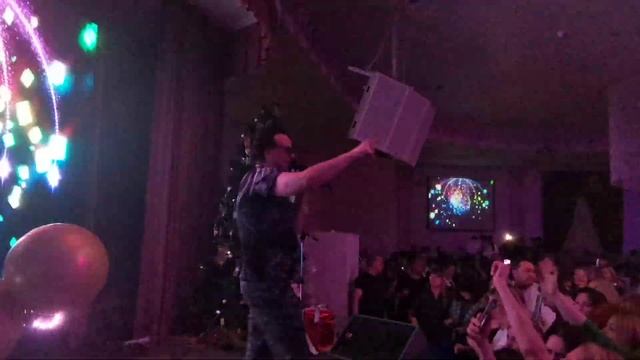 Рома Жуков."Первый снег " Колизей Холл.Новогодняя Дискотека СССР. 03.01.2023 года смотреть онлайн