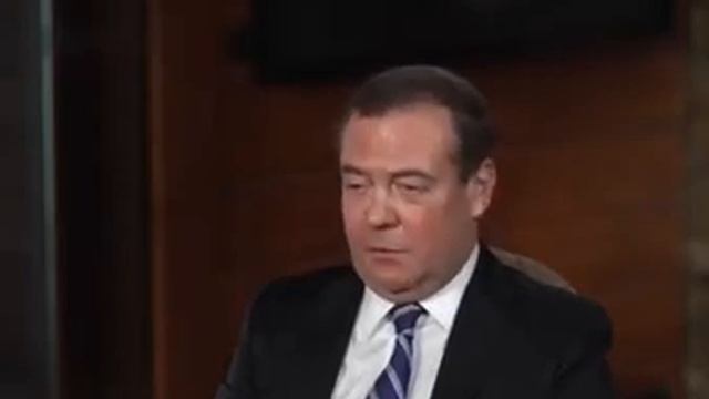 ⚡️Всеми забытый, опухший от пьянства пенсионер Медведев смеётся над "пенсионером" Обамой. смотреть онлайн
