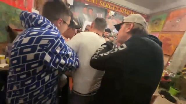 День рождения Сергея Симонова — вызов полиции, скорая, задержание смотреть онлайн