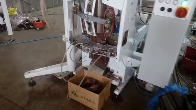 Фасовка и упаковка красителя в пакет подушку из ПВД пленки смотреть онлайн