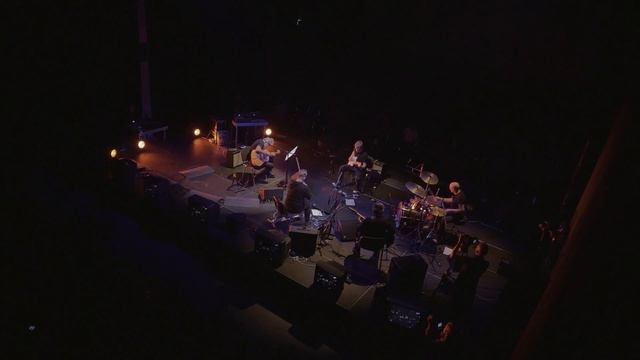 Мегаполис — Под откос/«Прыг-скок, обвалился потолок» смотреть онлайн