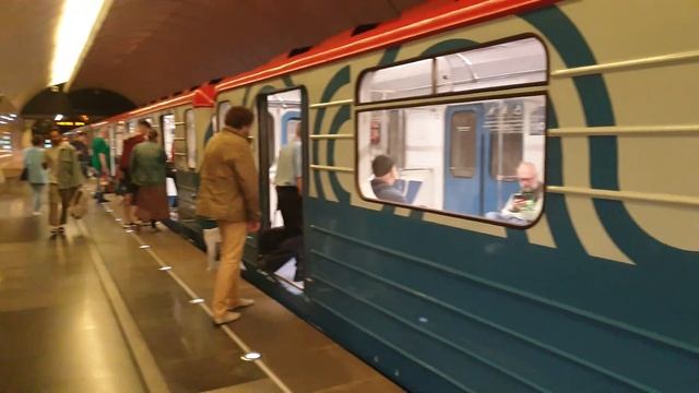 Метропоезд 81-717.5М/714.5М "Номерной" на ЛДЛ! смотреть онлайн