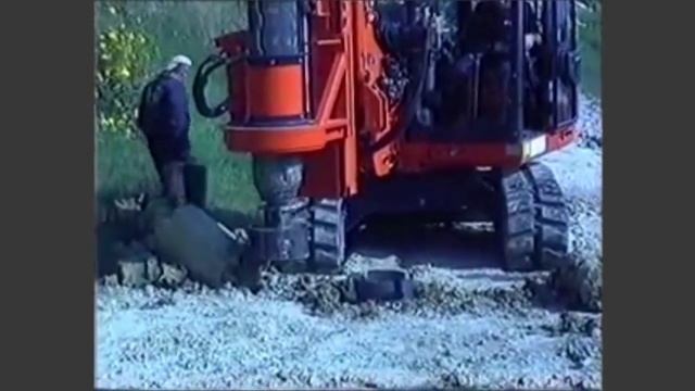 Бурение скважин с обсадными трубами с помощью установки CF 3S компании TES CAR (ТЕС КАР) смотреть онлайн