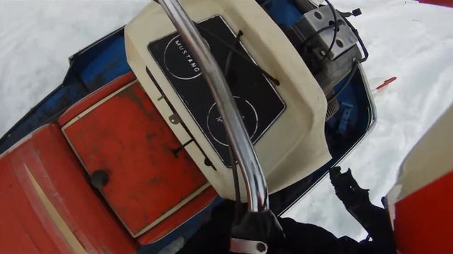 Polaris Mustang Towed to Safety by the Yamaha Bravo смотреть онлайн