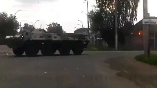 прикол таран БТР смотреть онлайн