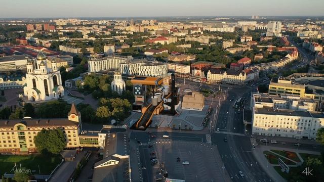 Coffee. Огромная конвейерная кофемашина появилась в Калининграде на площади. 3D графика. смотреть онлайн