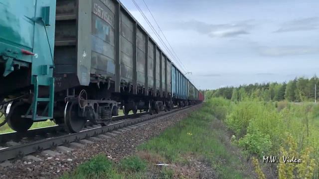 Электровоз ВЛ11-674 с грузовым поездом смотреть онлайн