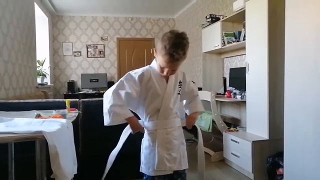как завязать пояс на кимоно каратэ смотреть онлайн