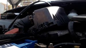 Замена воздушного фильтра двигателя на Toyota Corolla E150/2007/1.4 бензин. (Тойота корола е15)