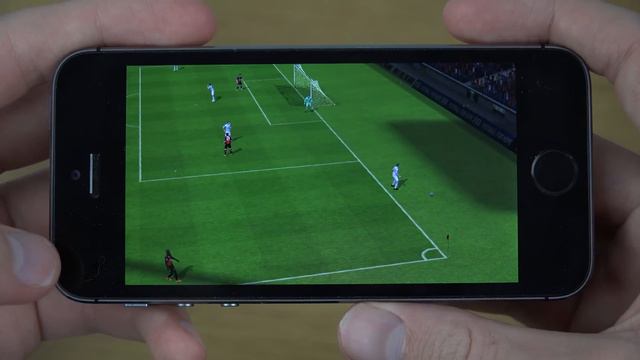FIFA 15 iPhone 5S iOS 8 4K Gameplay Review смотреть онлайн