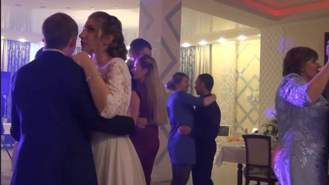 Саксофонист на Свадьбу смотреть онлайн