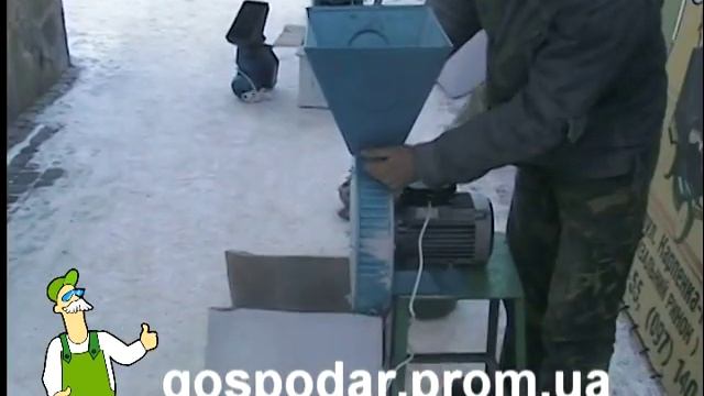 Зернодробилка 