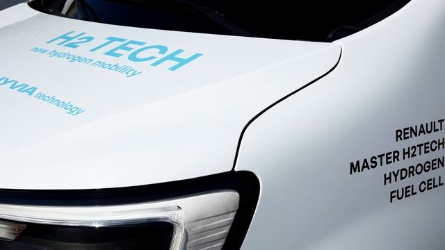 Renault Master HYVIA H2-TECH Hydrogen Van (2022) Exterior SlideShow смотреть онлайн