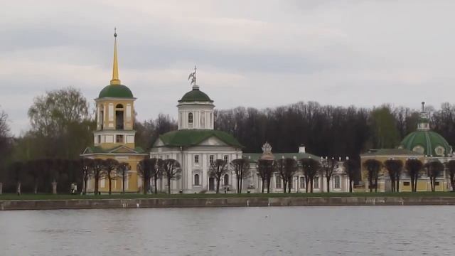 Москва. Усадьба Кусково. Пруд. Утки. Весна смотреть онлайн