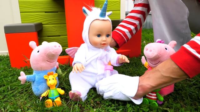 Der Clown geht zur Arbeit. Spielzeugvideo. Spielspaß mit Puppen. смотреть онлайн