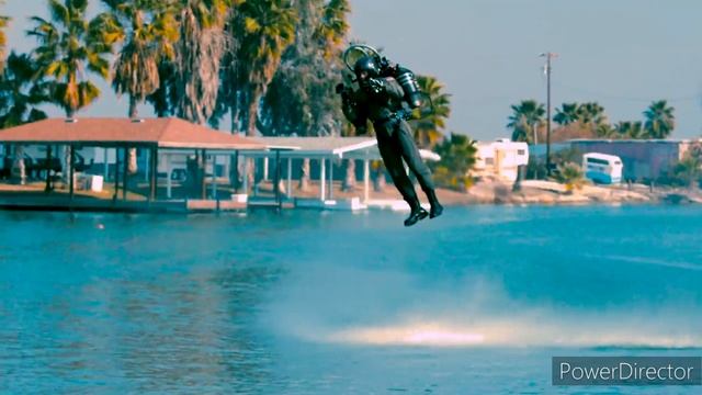 Интересное видео полёта человек с реактивной тягой смотреть онлайн