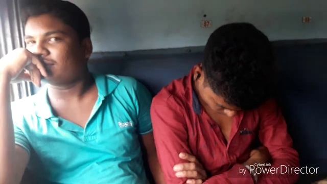 Funny video in the train...///Bk E news смотреть онлайн