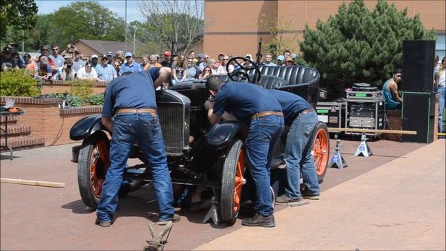 Ford Model T Build at McPherson College смотреть онлайн