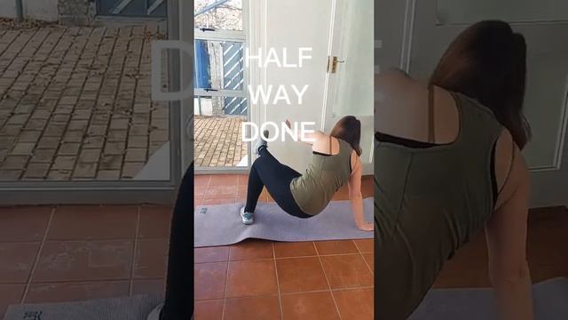 Chloe Ting 2022 shred challenge // halfway update ?? смотреть онлайн