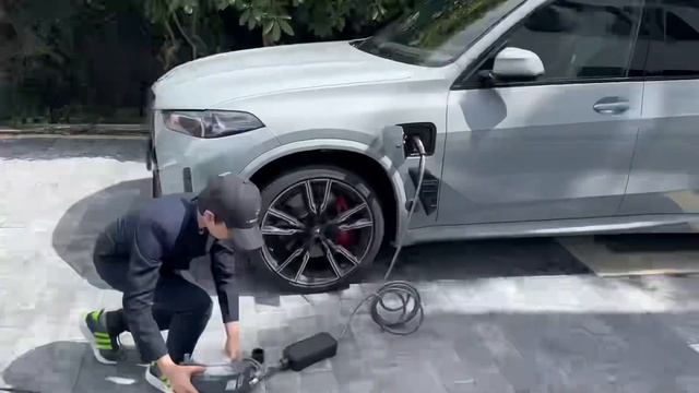 BMW X5 M 50E.  Electric Charging #bmwx5  #bmw