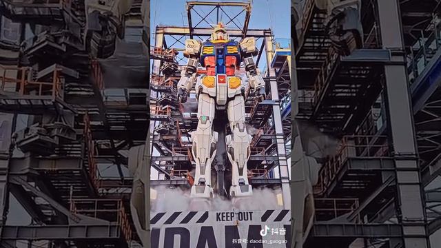 Бамблби Огромный китайский робот Бамблби. смотреть онлайн