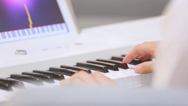 The ONE Light Keyboard - Smart Piano from ThinkGeek смотреть онлайн