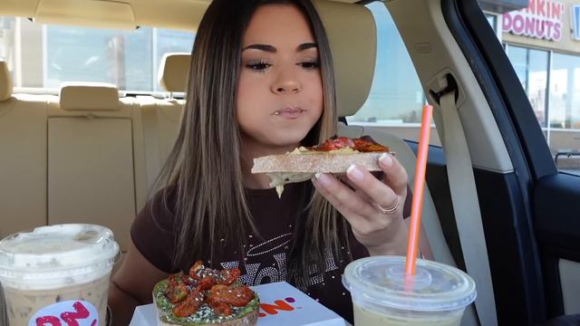 Dunkin's NEW Shamrock Drink, Salted Caramel Latte & Hummus Toast ! + PUP CUP смотреть онлайн
