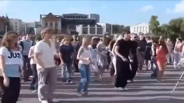 А то, что было ! И песня, и танец супер позитив! смотреть онлайн