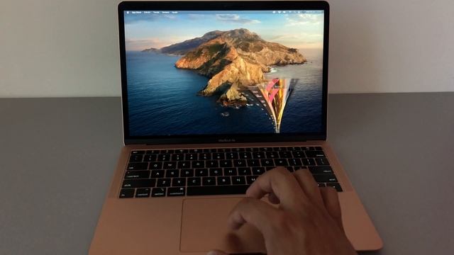 Macbook Air 2018 en 2023 ¿Lo Vale? // Experimento al final del video смотреть онлайн