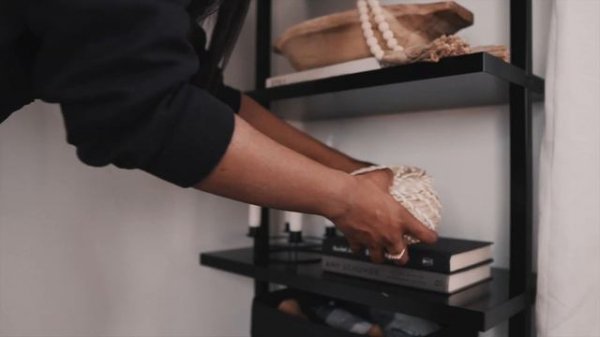 Modern Decor Shelf Styling Tips | Perfect guide to styling a bookshelf