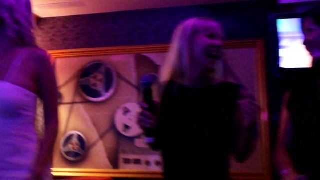 Видео сюрприз на свадьбу от друзей "Свадебный переполох " смотреть онлайн