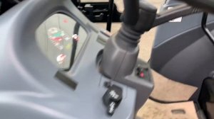 Трактор класса LUXE от компании LS Mtron - модель XR50 HST