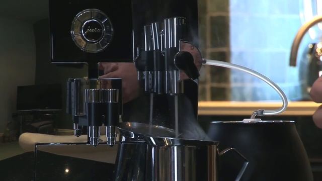 Jura - How to Clean with Cleaning Fluid смотреть онлайн