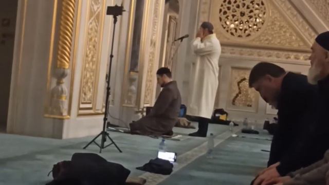 Азан кори Сиратуллох в Москве смотреть онлайн