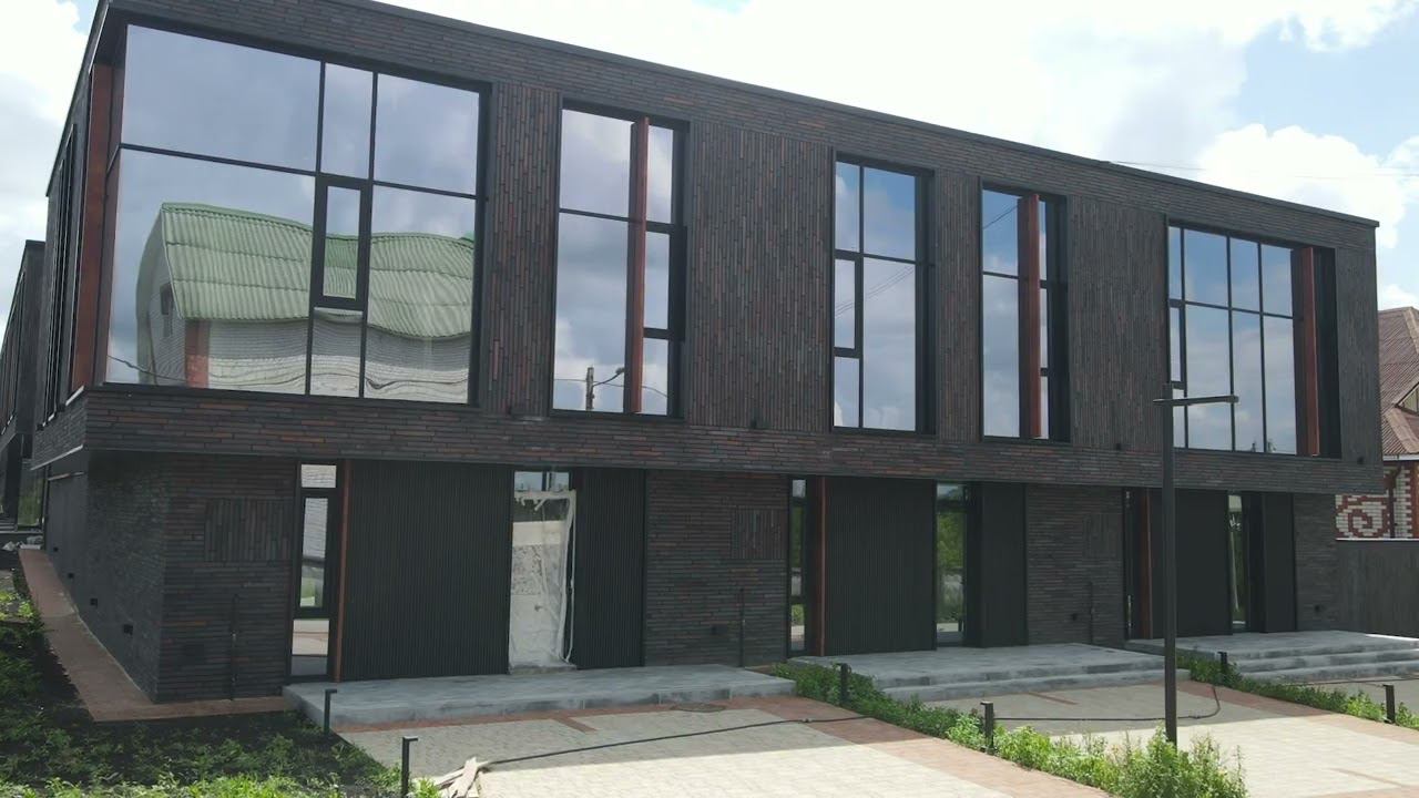 Фасадные материалы для строительства комплекса современных городских вилл смотреть онлайн