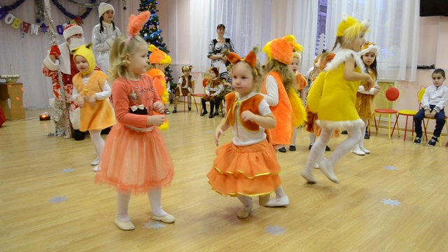 Танец белочек смотреть онлайн