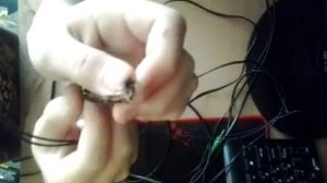 Как подключть колонки он музыкального центра  к компу