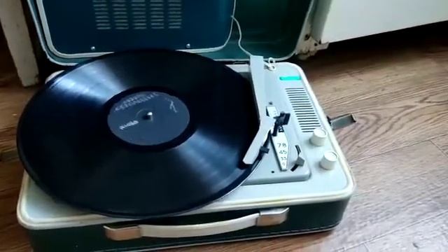 Проигрыватель пластинок Юность 301 смотреть онлайн