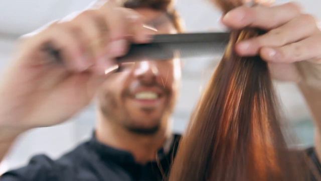 El corte swag de Lily Collins para despertar tu pelo fino смотреть онлайн