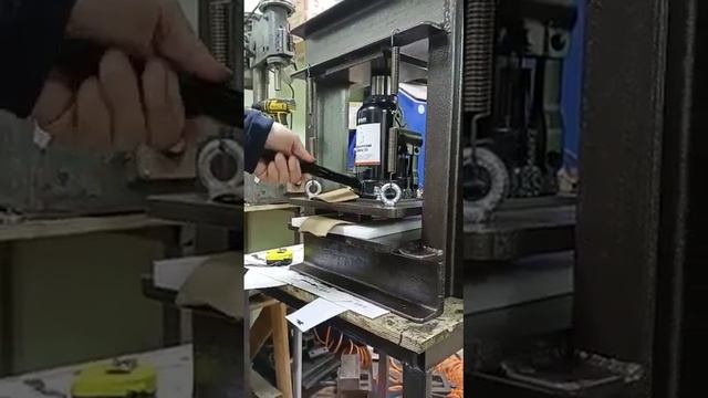 пресс на основе домкрата для вырубки и тиснения кожи и других материалов смотреть онлайн