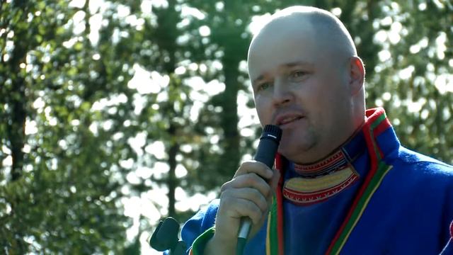 Jörgen Stenberg talar i Elsa Laulas anda, och jojkar смотреть онлайн