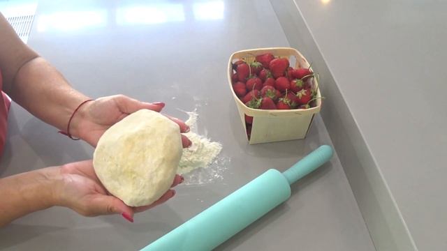 Идеальное ТЕСТО для Вареников / Вкусные Вареники с Клубникой. смотреть онлайн