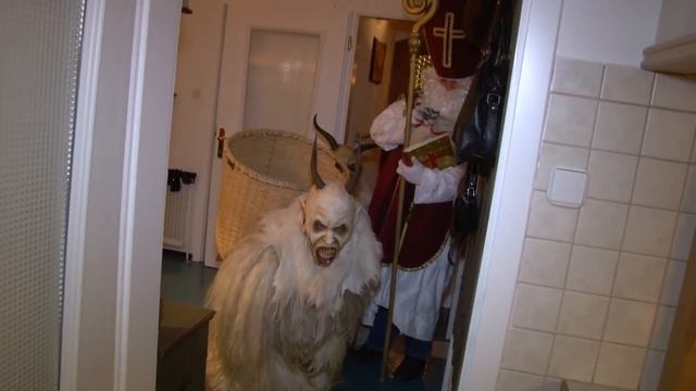 Krampus Und Nikolaus Hausbesuch