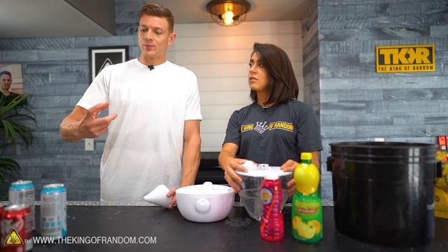 Can Any Liquid Work Inside a Humidifier? TKOR Explores How Humidifiers Work! смотреть онлайн