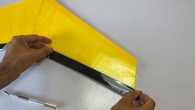 Летающее радиоуправляемое крыло с коллекторным двигателем