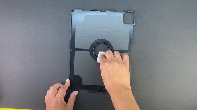 How To Install 12.9" Apple iPad Pro 3rd/4th Gen Into OtterBox Defender Case! смотреть онлайн