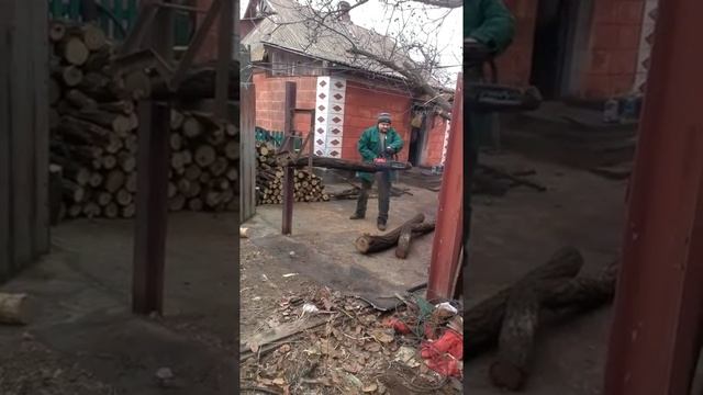Распилка дров - удобное приспособление смотреть онлайн