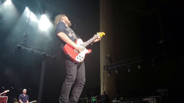Foo Fighters Noblesville 7/26/18 Chris Shiflett guitar solo смотреть онлайн